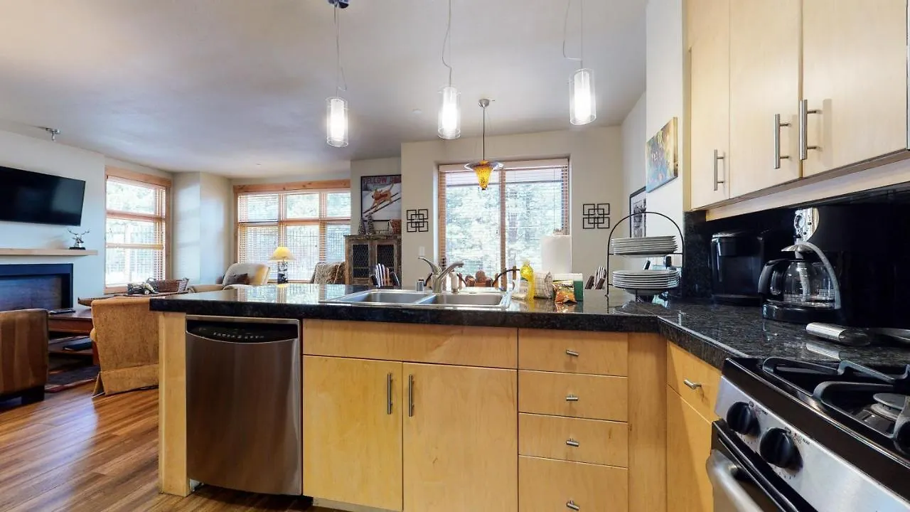 Solstice 11 Amazing Location On Golf Course, Heated Garage, Private Washer Dryer Condo Mammoth Lakes Apartment