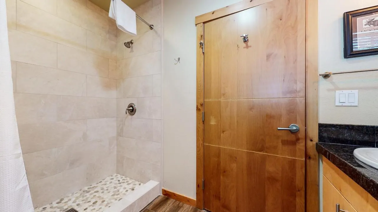 Solstice 11 Amazing Location On Golf Course, Heated Garage, Private Washer Dryer Condo Mammoth Lakes
