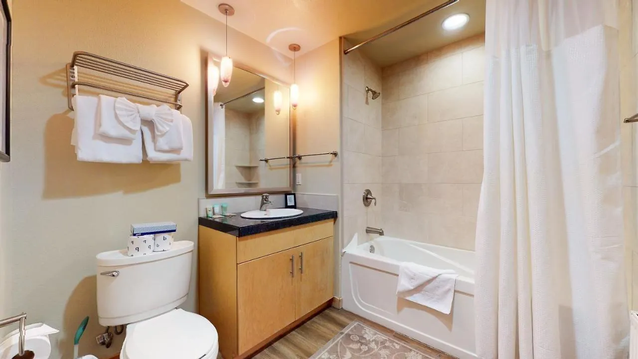 Apartment Solstice 11 Amazing Location On Golf Course, Heated Garage, Private Washer Dryer Condo Mammoth Lakes