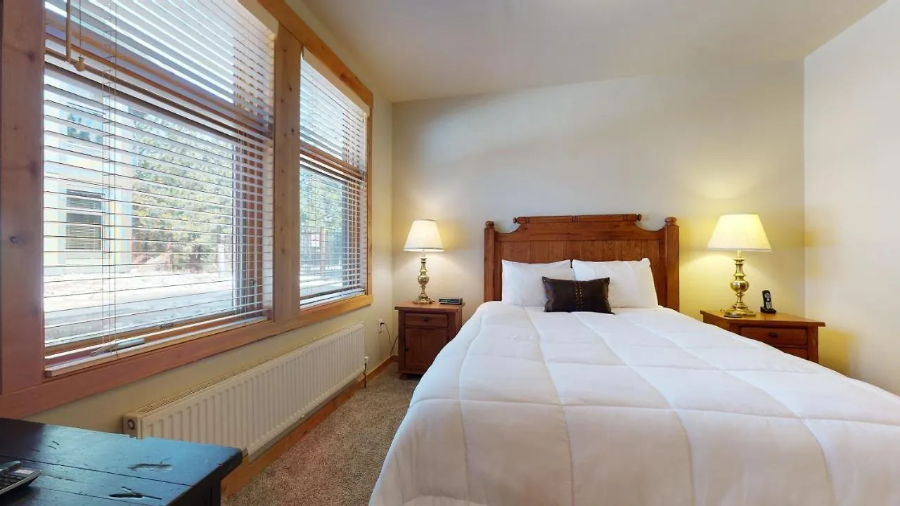 Solstice 11 Amazing Location On Golf Course, Heated Garage, Private Washer Dryer Condo Mammoth Lakes Apartment