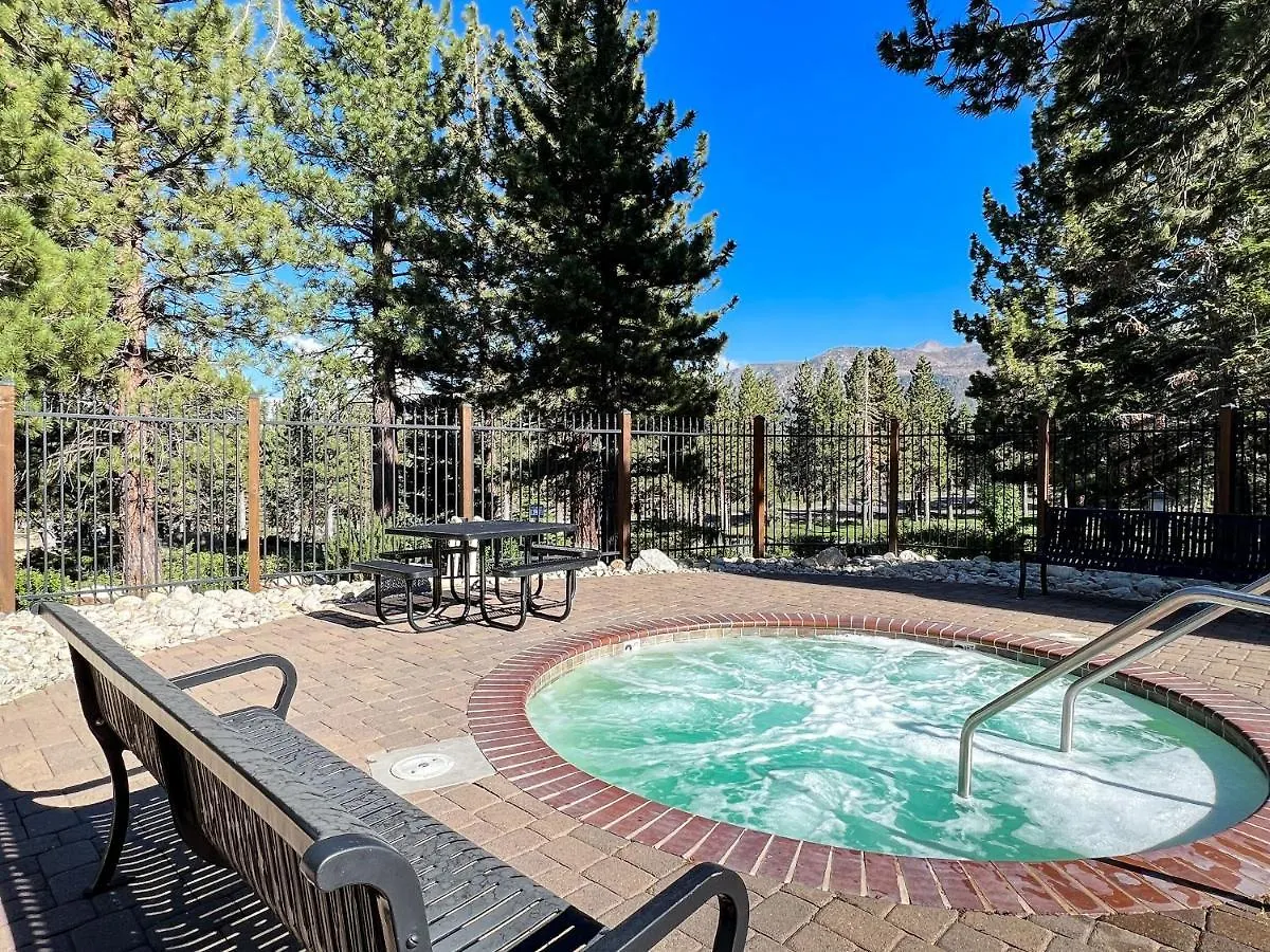 Solstice 11 Amazing Location On Golf Course, Heated Garage, Private Washer Dryer Condo Mammoth Lakes Apartment