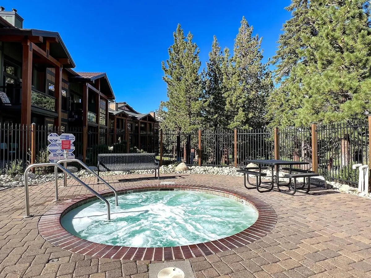 Solstice 11 Amazing Location On Golf Course, Heated Garage, Private Washer Dryer Condo Mammoth Lakes Apartment