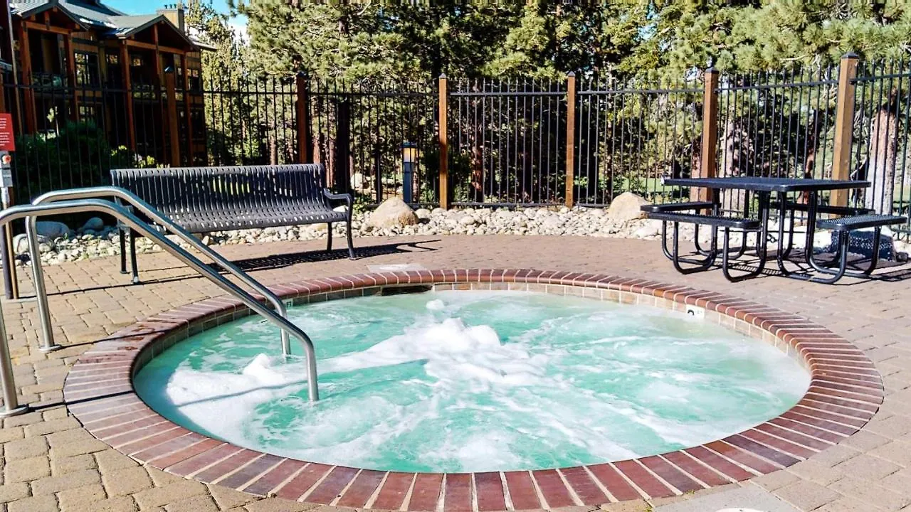 Solstice 11 Amazing Location On Golf Course, Heated Garage, Private Washer Dryer Condo Mammoth Lakes Apartment